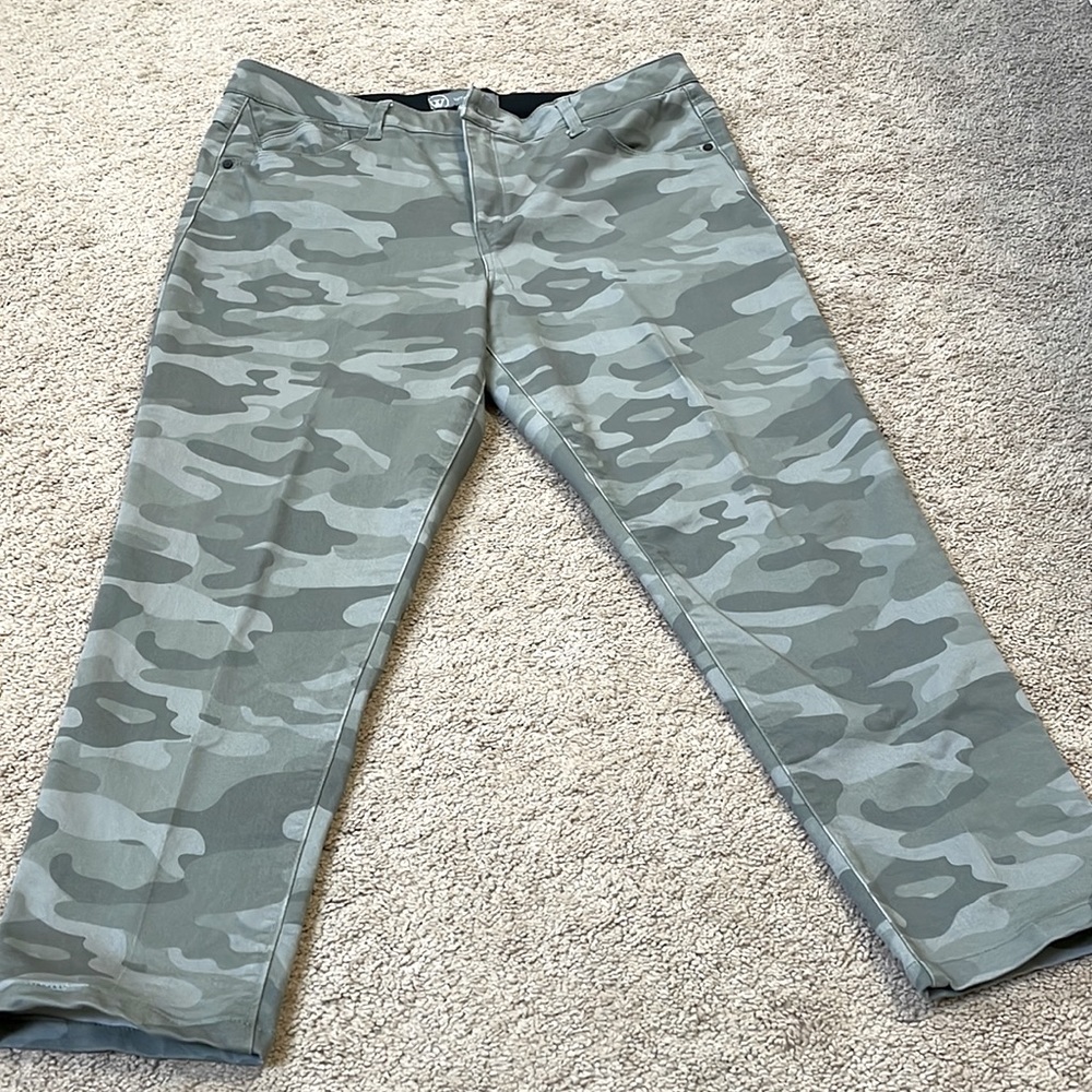EUC Wit and Wisdom Camouflage Pants